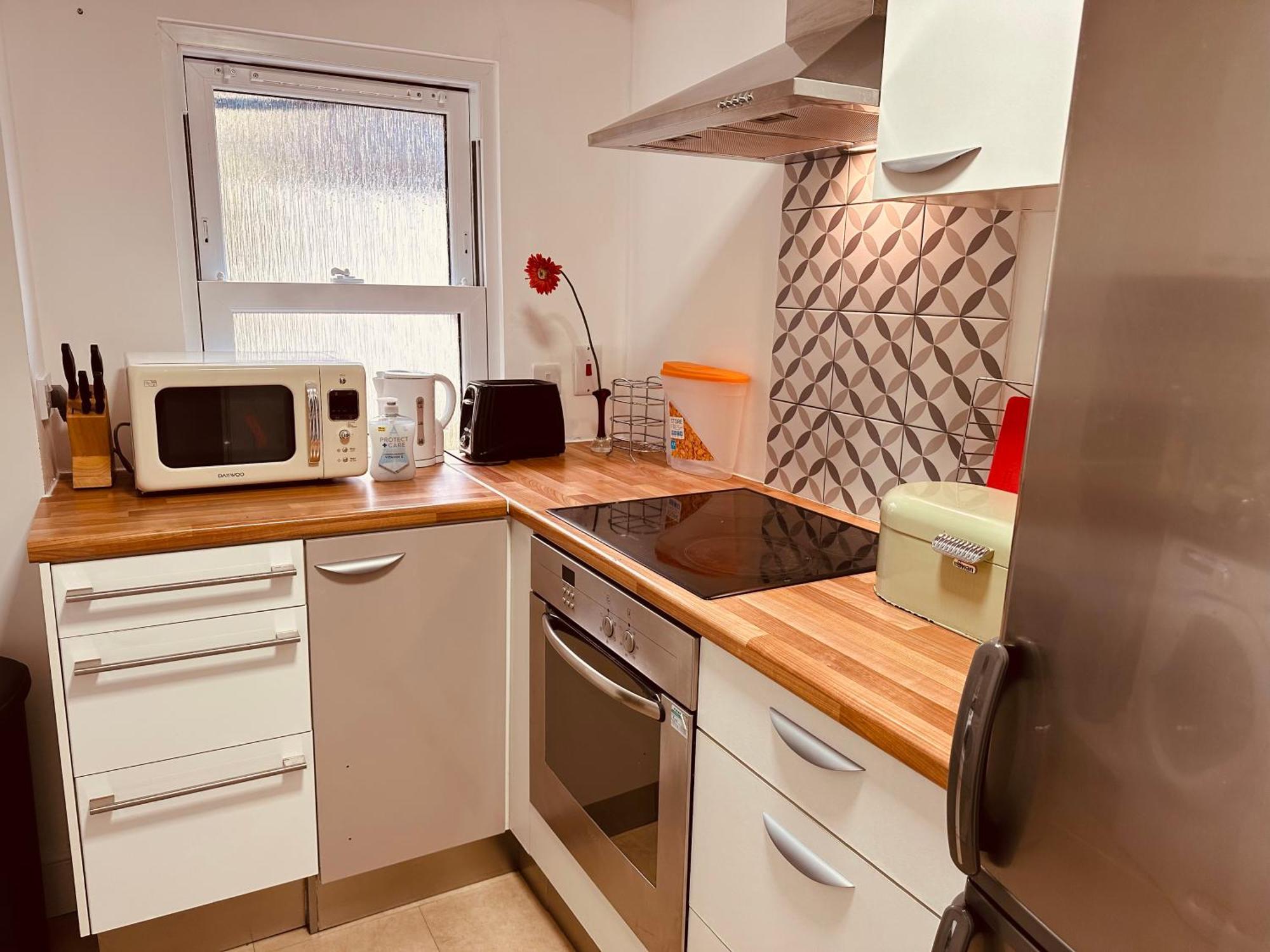 Stunning One Bedroom Studio Flat ロンドン エクステリア 写真